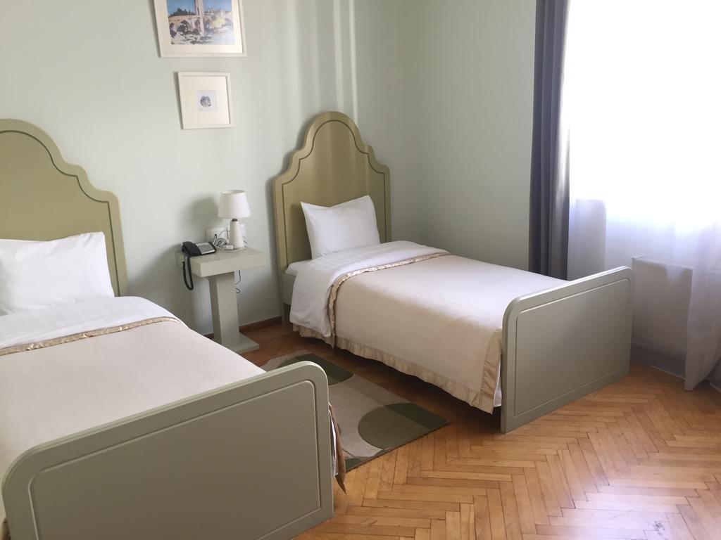 Hotel De Paris Тирана Экстерьер фото
